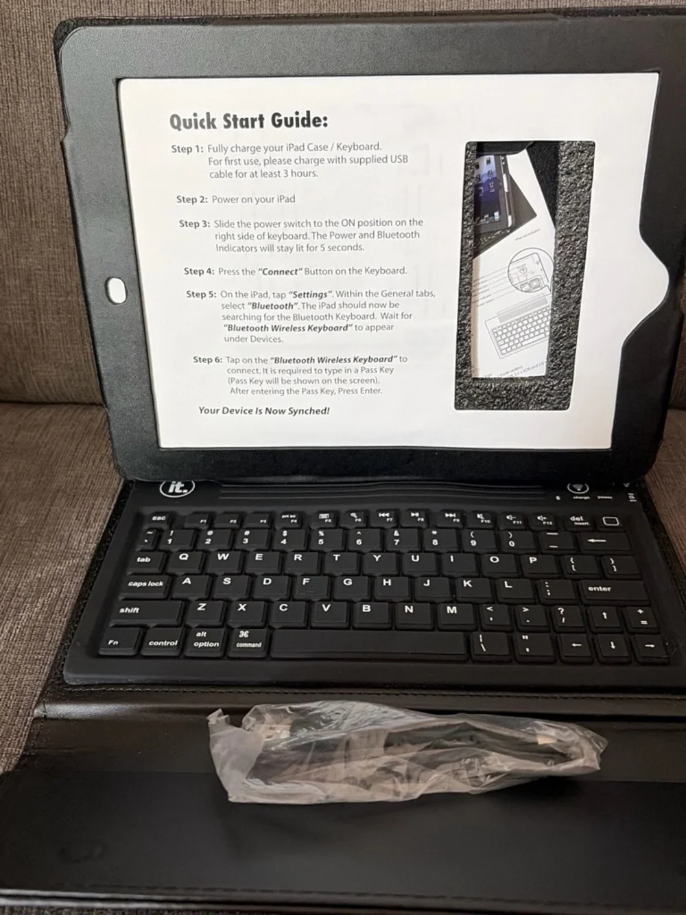 Innovative Technology Bluetooth Keyboard Case for iPad - Black